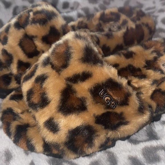 Ugg Cozetta Cheetah Slippers - Picture 5 of 7